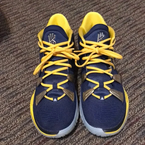 Custom Nike Kyrie basketball shoes, Size 11 Mens